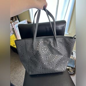 Large Unbranded Tote with Zip Closure